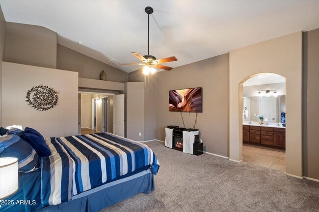 42187 W Chisholm Dr