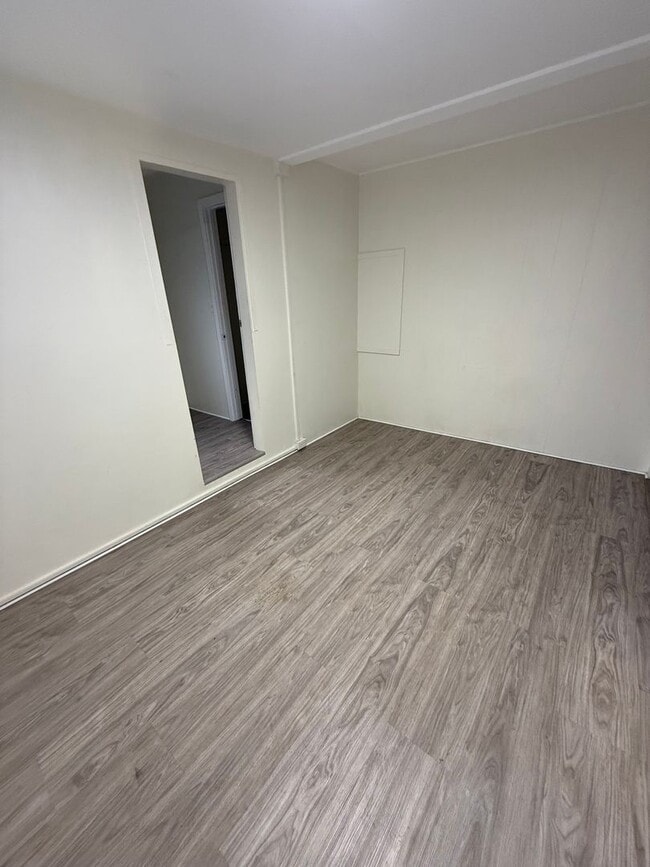 Building Photo - KU.603B Unit 3