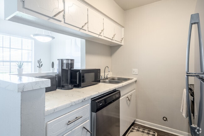 2HAB, 1BA - 760 ft² - Redemption Square