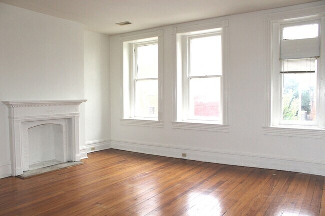 Photo - 12 E Biddle St Unit 2