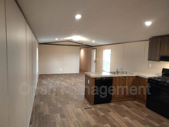 Photo - 24 Erin Ln