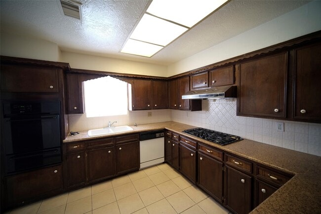 12510 Bexley Dr