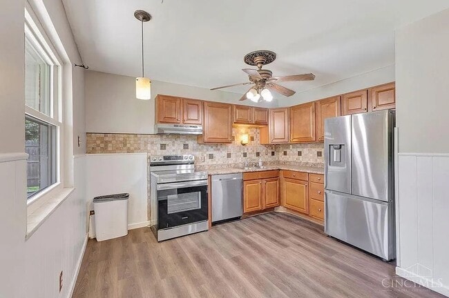 11708 Van Cleve Ave