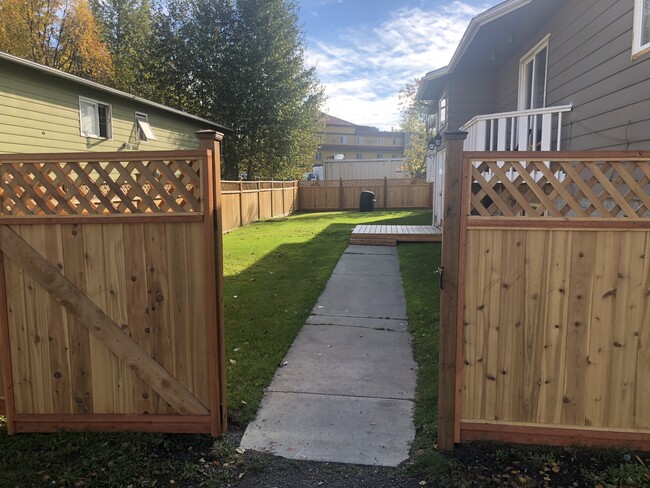 New Fence - 2824 W 42nd Ave Apartamentos Unidad #4