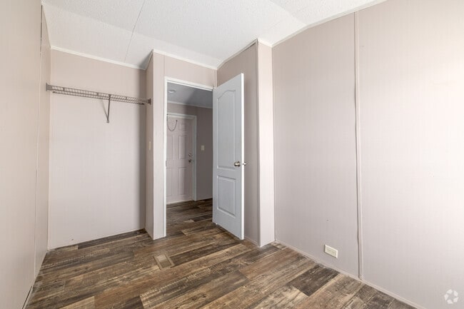 3BR, 2BA - 924SF - Bedroom