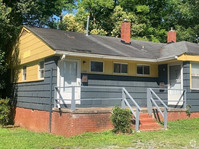 Building Photo - Cozy One Bedroom Duplex in Plaza Midwood! Rental