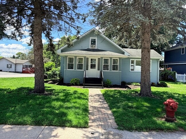 Photo - 11105 Denny Ave