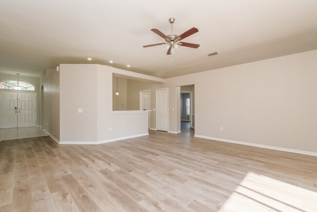 Photo - 3720 Hollow Wood Dr