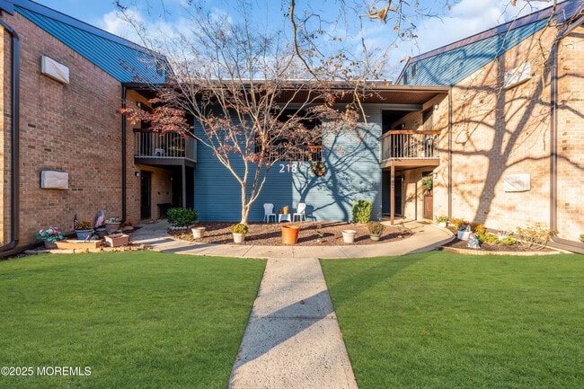 Photo - 218 Medford Ct