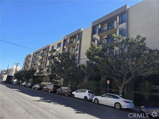 Building Photo - 7320 Hawthorn Ave Unit 222 Rental