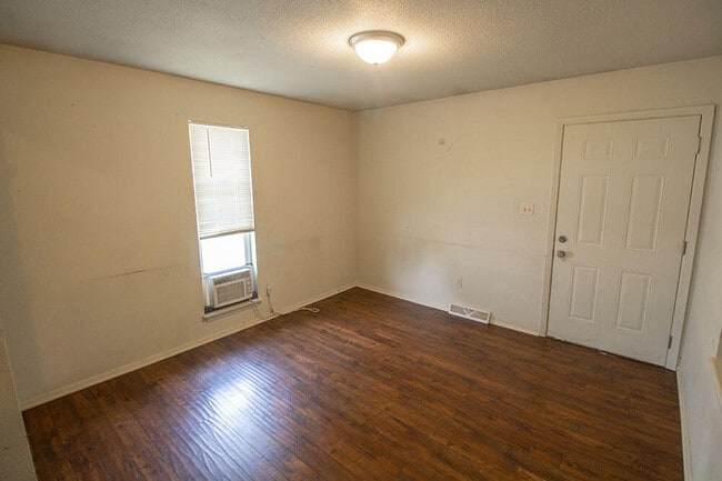 Photo - 1013 W Ash St