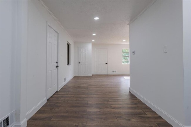 Photo - 5207 Dixie Lake Rd