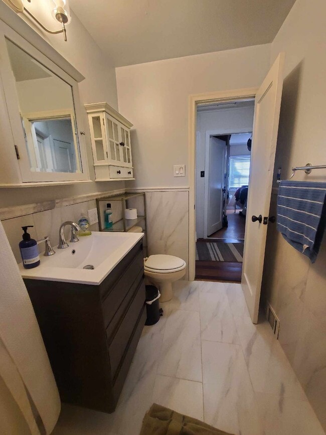 Photo - 4505 Dahill Rd