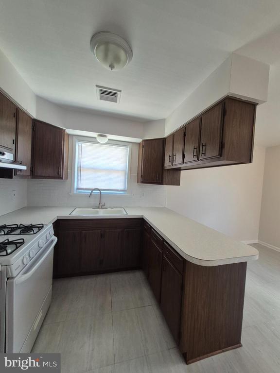 Building Photo - 1020 Washington Ave Unit B