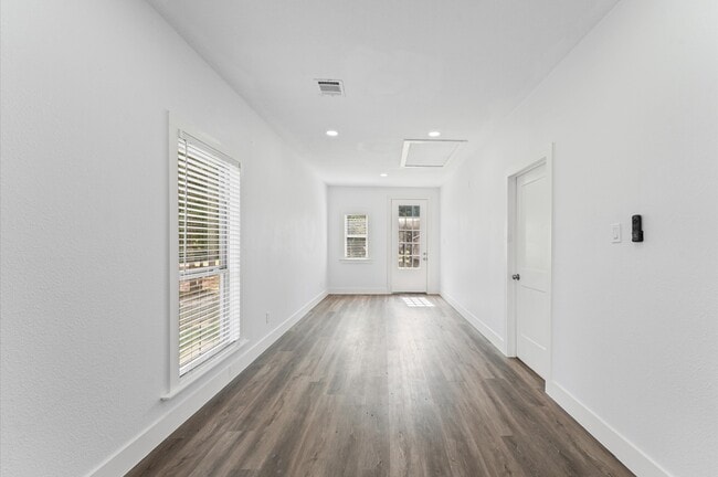 Building Photo - 365 Rd 5605