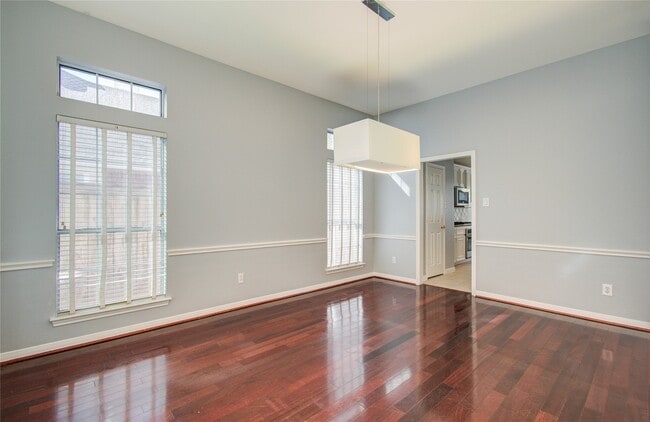 Photo - 14731 Raven Hollow Ln