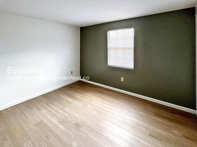 Photo - 12806 N Cresap St Unit f