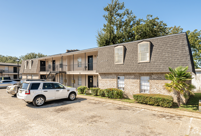 Building Photo - Biloxi Oaks Apartments