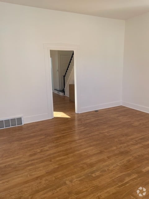 Building Photo - 517 N Illinois St Rental