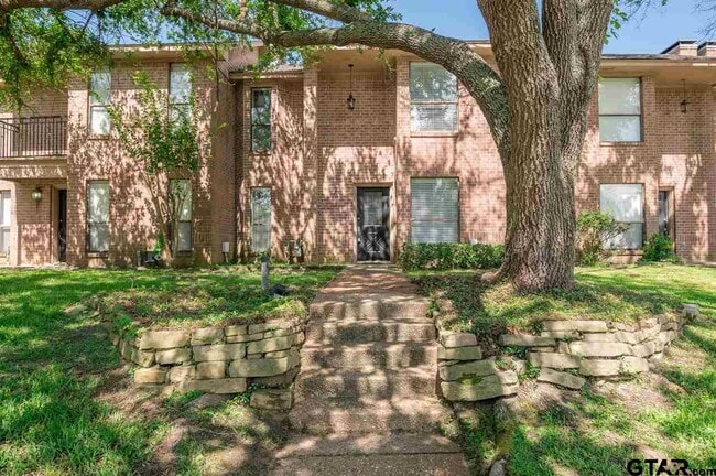 Photo - 5825 Hollytree Dr Townhome
