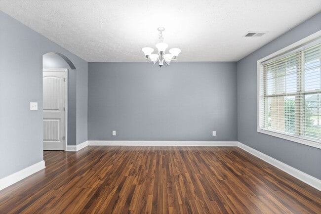 Photo - Pet Friendly Four Bedroom!