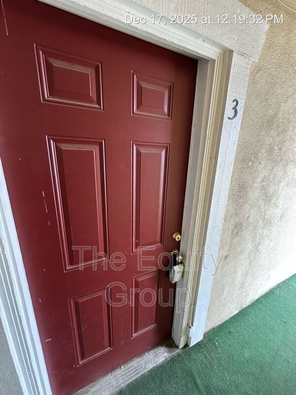 Photo - 830 Davis St Unit #3