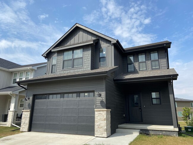 Building Photo - Newer build single family home!