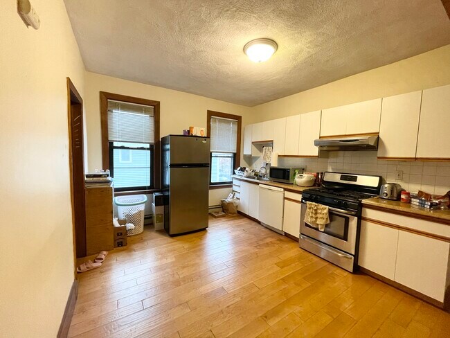 Photo - 1568 Tremont St Unit 2