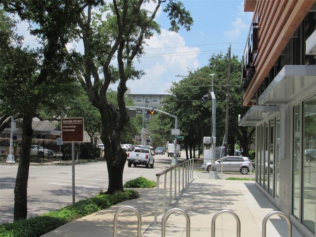 Photo - 3249 Dixie Dr Unidad B