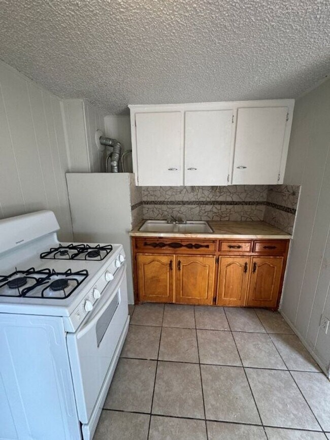 Photo - 1 bed 1 bath , gas and water paid, you pay...