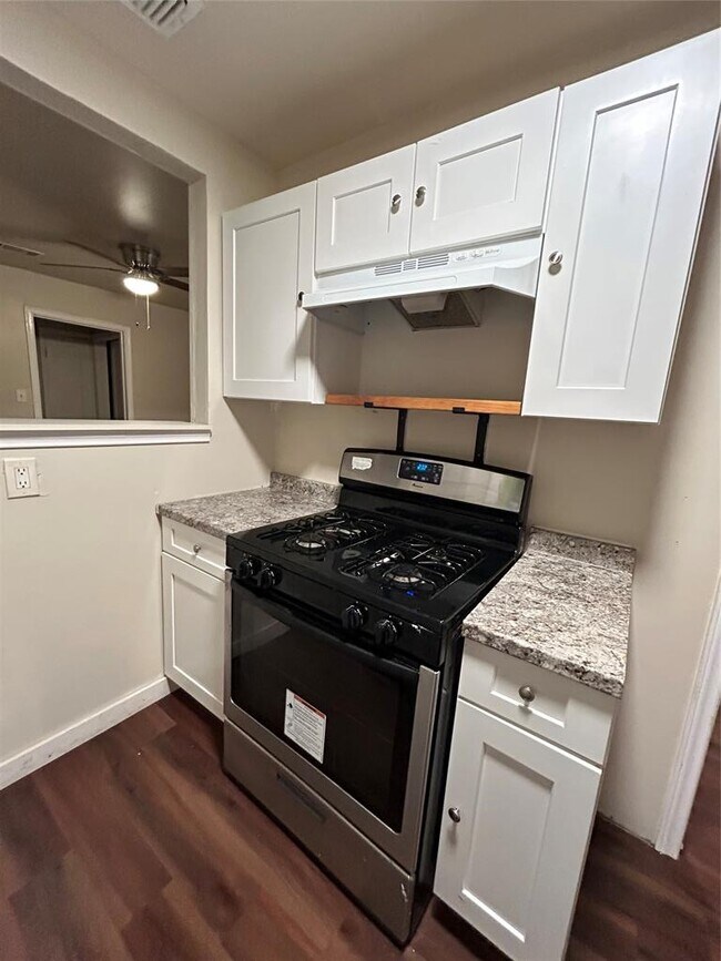 Photo - 914 Gene Johnson St