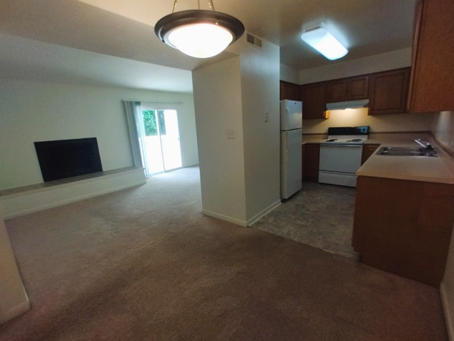 Building Photo - 600 Reusens Rd Rental