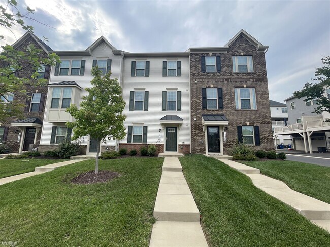3 br, 2.5 bath Townhome - 14503 Hunts Farm... - 3 br, 2.5 bath Townhome - 14503 Hunts Farm...