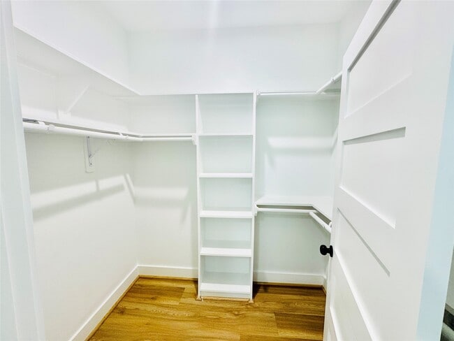 Building Photo - 9362 Starfire Ln