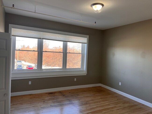 Photo - 158 Main St Unit 12