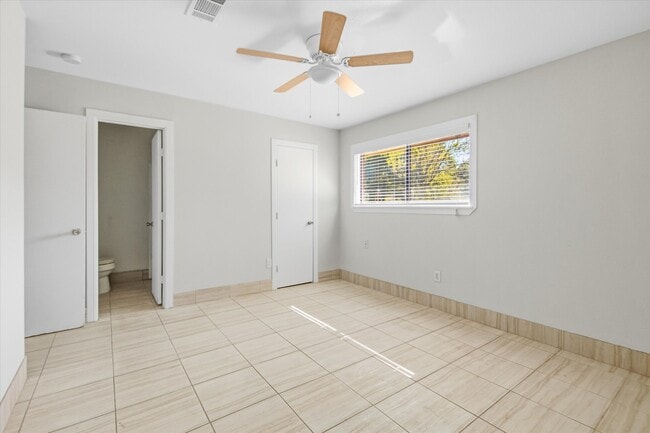 Building Photo - 501 Ladd St