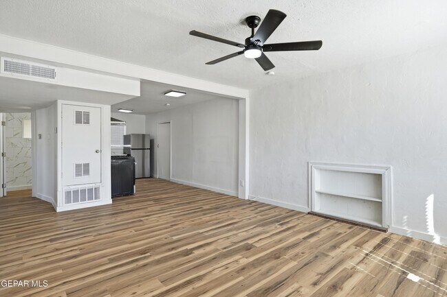 Photo - 8929 Robert Dr