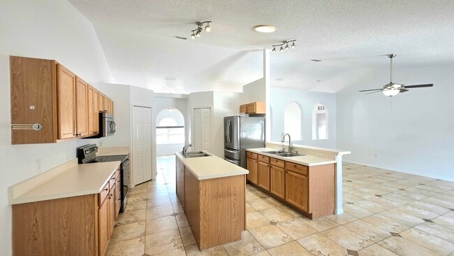 Photo - 1699 Landfair Ave