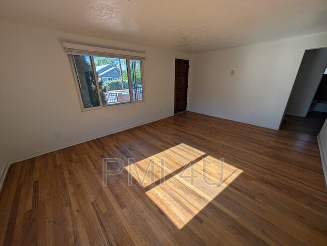 Photo - 2425 Mountain Rd NW