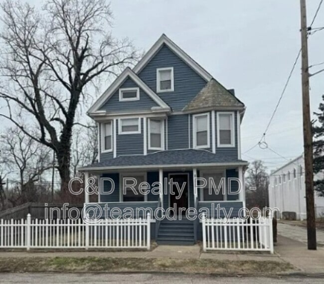 Building Photo - 10749 Hull Ave