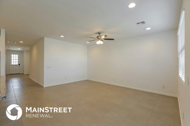 Photo - 10916 S 55th Ln