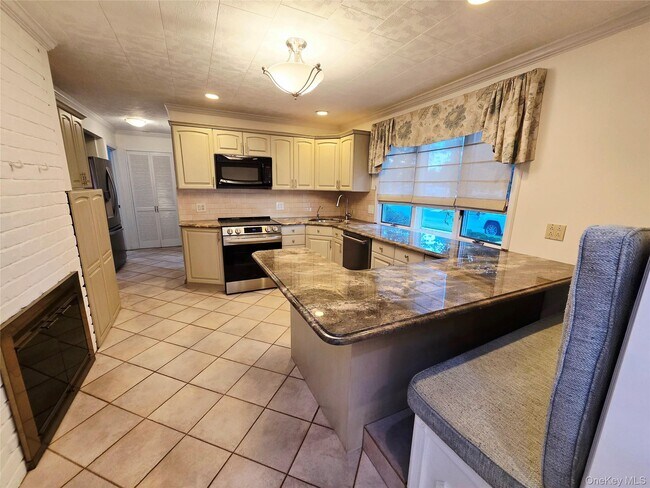 Photo - 104 Choir Ln