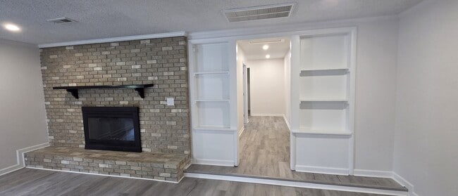 Photo - 100 Southburn Dr Unit B