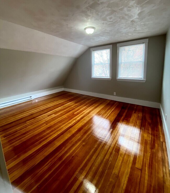 39 Salem St Unit 3