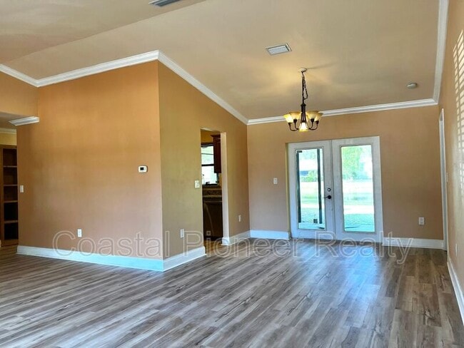 Photo - 3233 Oakwood Pl