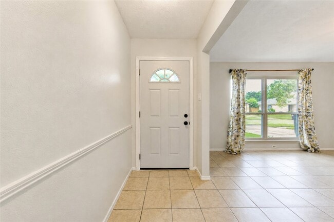 Photo - 10123 Kent Towne Ln