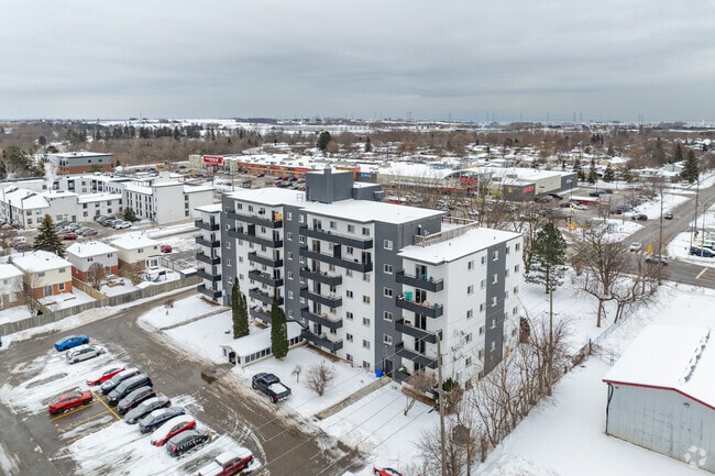 Photo - 252 King St E