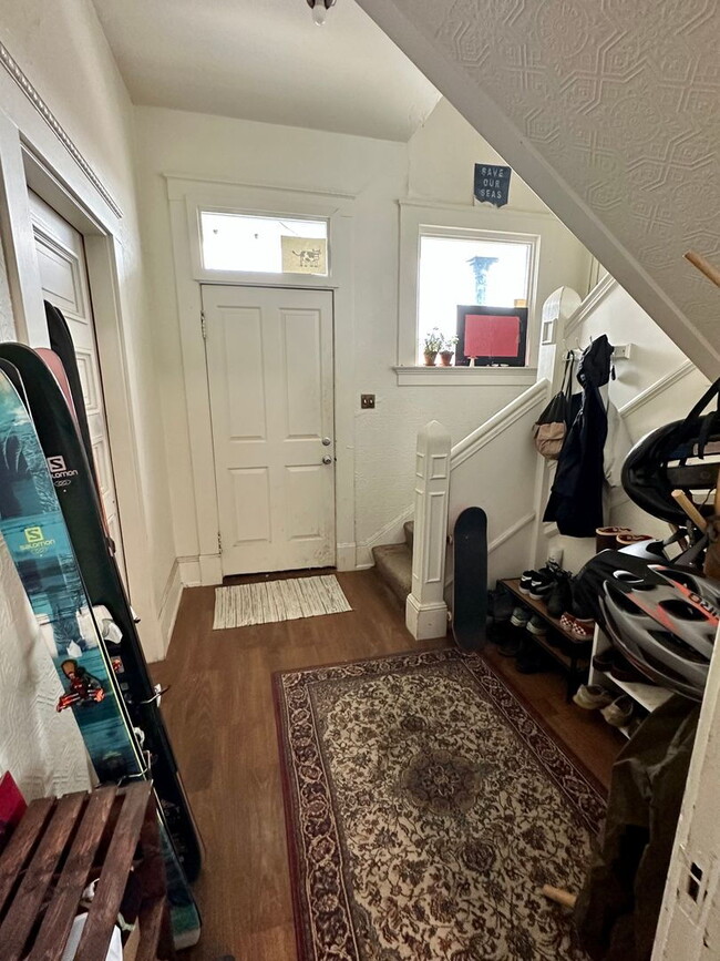 Photo - Spacious 7-Bed, 2-Bath Near Downtown Bellingham of Comfortable Living! Unit #2