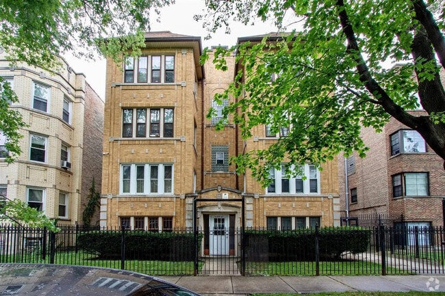 Building Photo - 6307 N Mozart St Unit 3N Rental