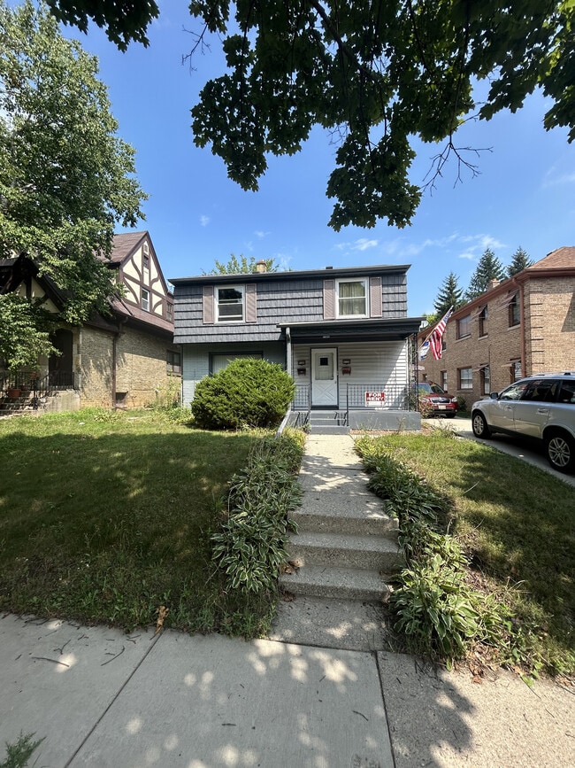 Building Photo - 4140 W McKinley Ct Unit Upper Duplex